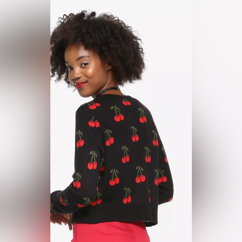 Riverdale Cheryl Blossom Cherries Spider Cropped Cardigan Hot Topic Size L